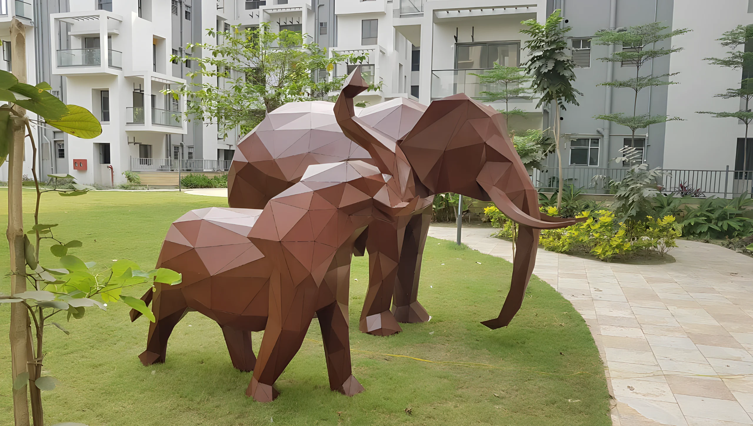 Corten Steel Sculptures: Complete Guide to Weathering Steel in Art