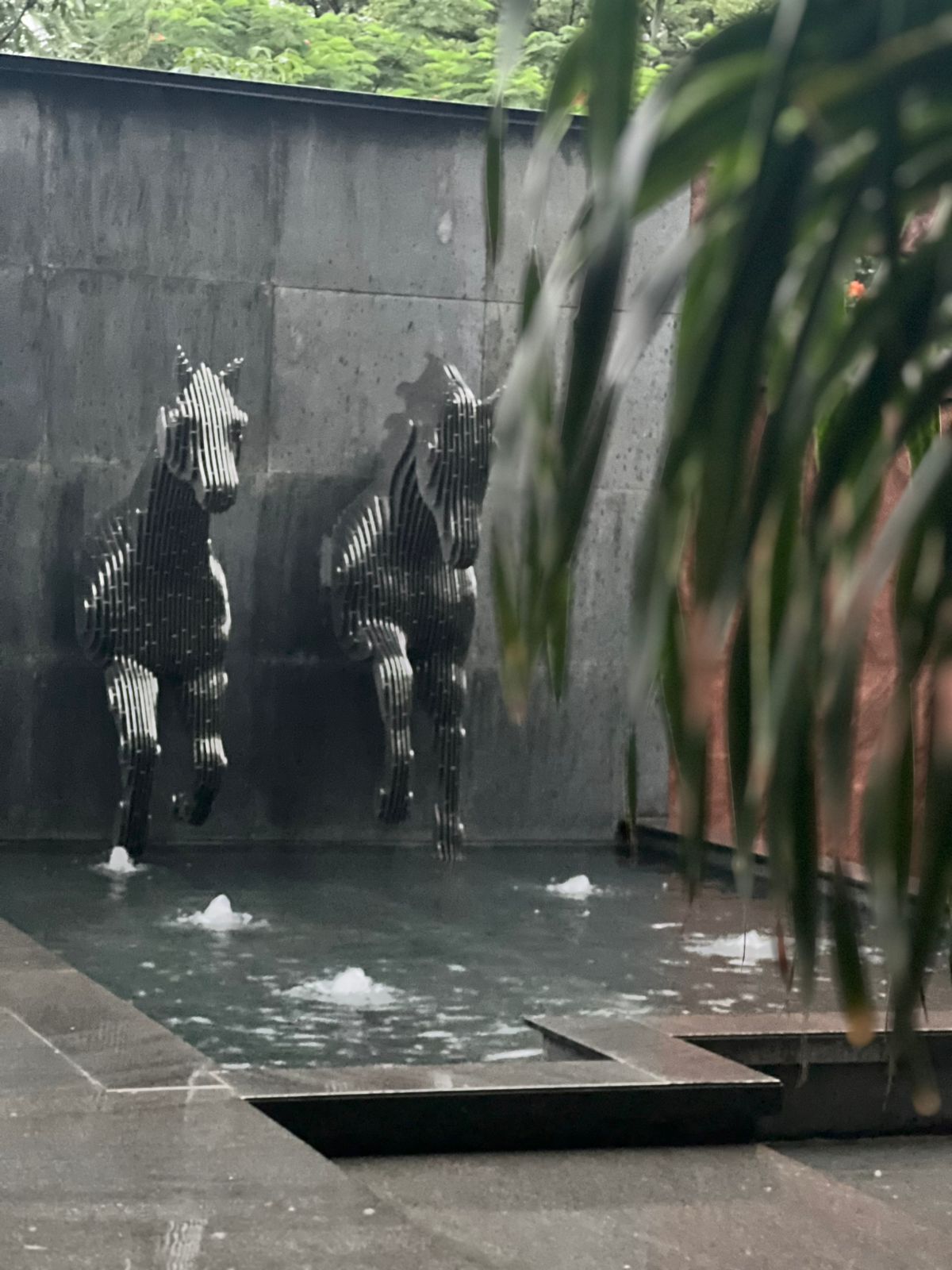 Why Architects Are Turning to Metal Sculptures for Modern Spaces | FormForge 2025